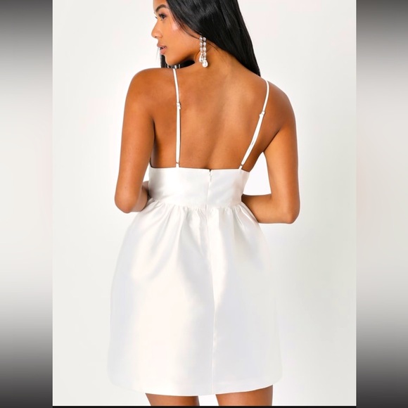 NWT White V-Neck Skater Mini Dress - Picture 4 of 6